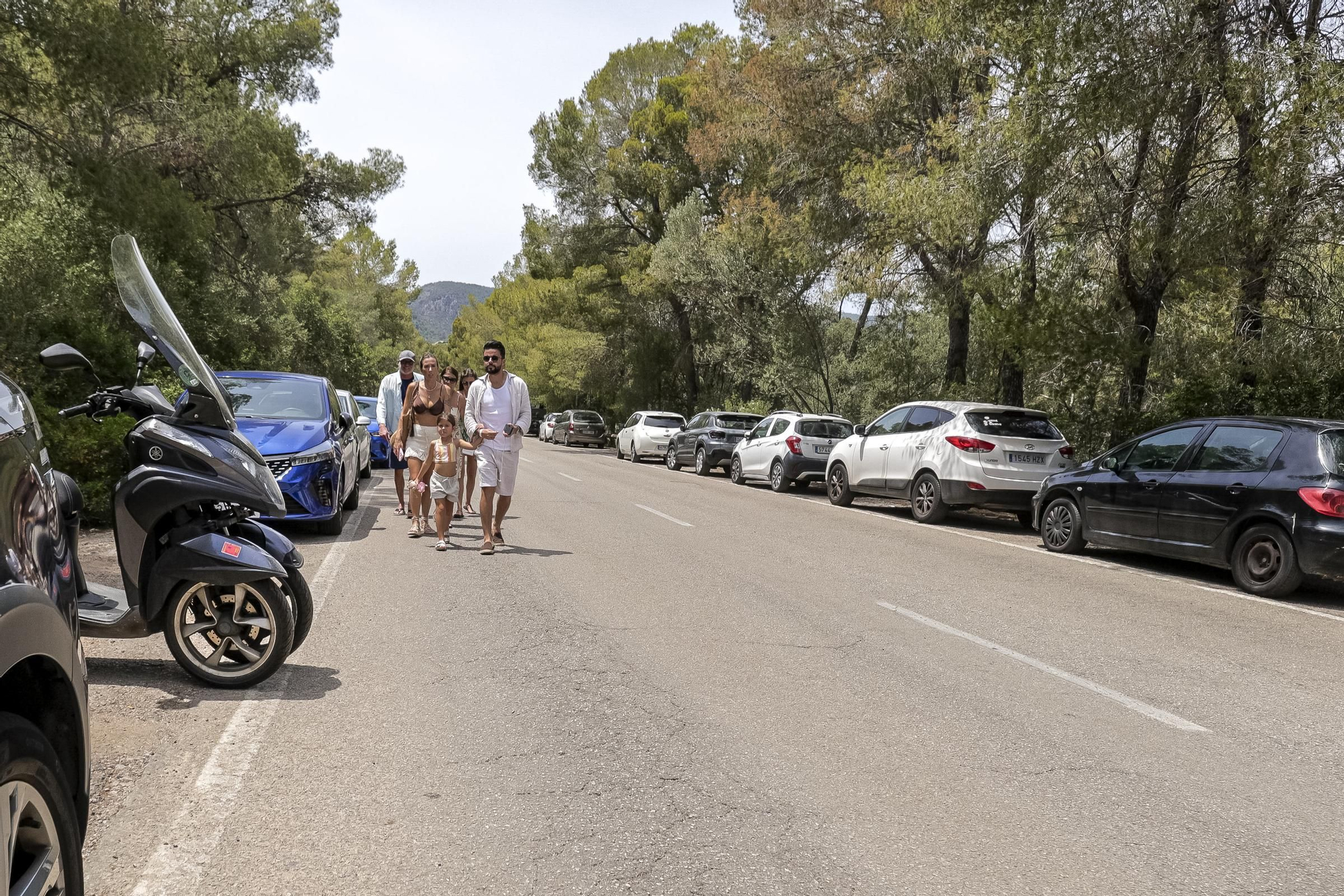 Las imágenes del desmontaje del desfile de Louis Vuitton en el castell de Bellver