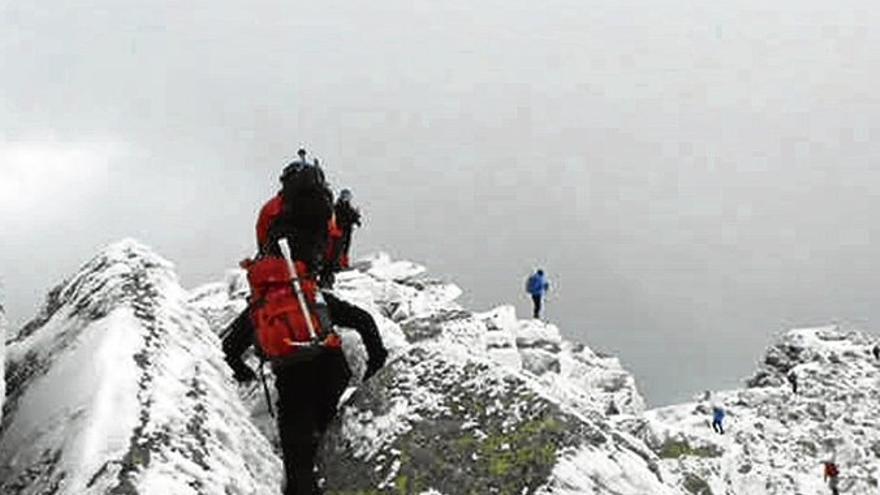 El grupo de montaña acerca a la élite de la zona en unas jornadas