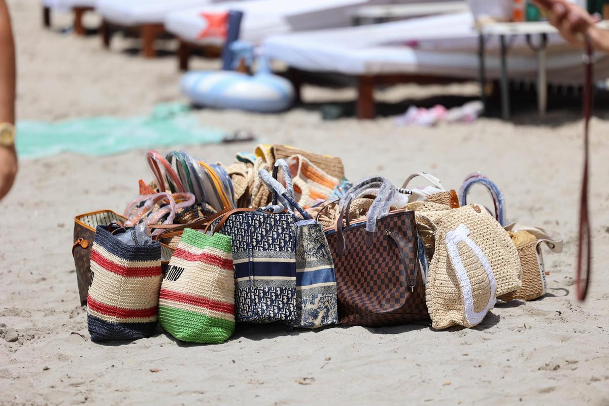 Los bolsos son uno de los productos estrella de los vendedores