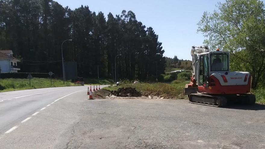 Comeza o acondicionamento de trinta e dúas paradas de bus en Carballo, Arteixo e A Laracha