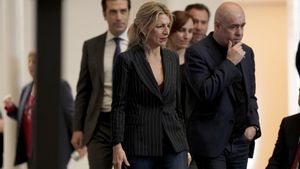 La vicepresidenta segunda, Yolanda Díaz, junto al líder de CCOO, Unai Sordo, y el ministro de Economía, Carlos Cuerpo. 