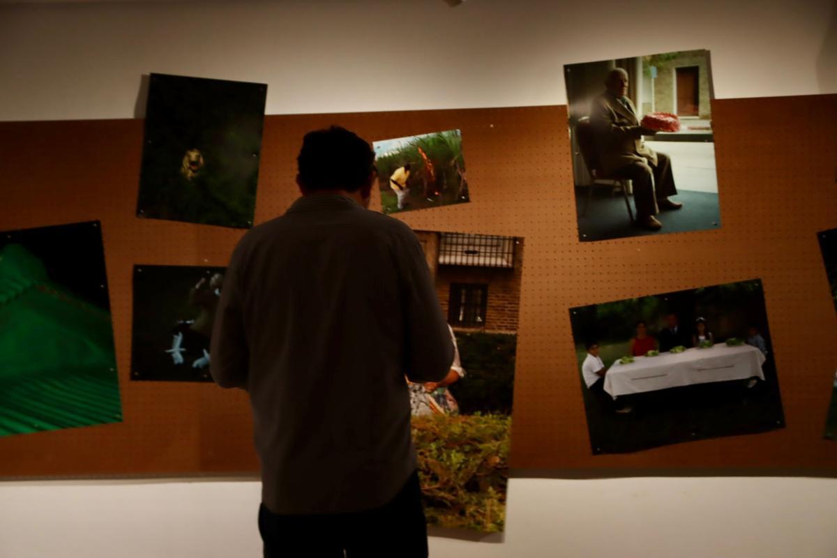 La fotógrafa Cristina de Middel inaugura su exposición 'Apoteosis Now' en el IVAM