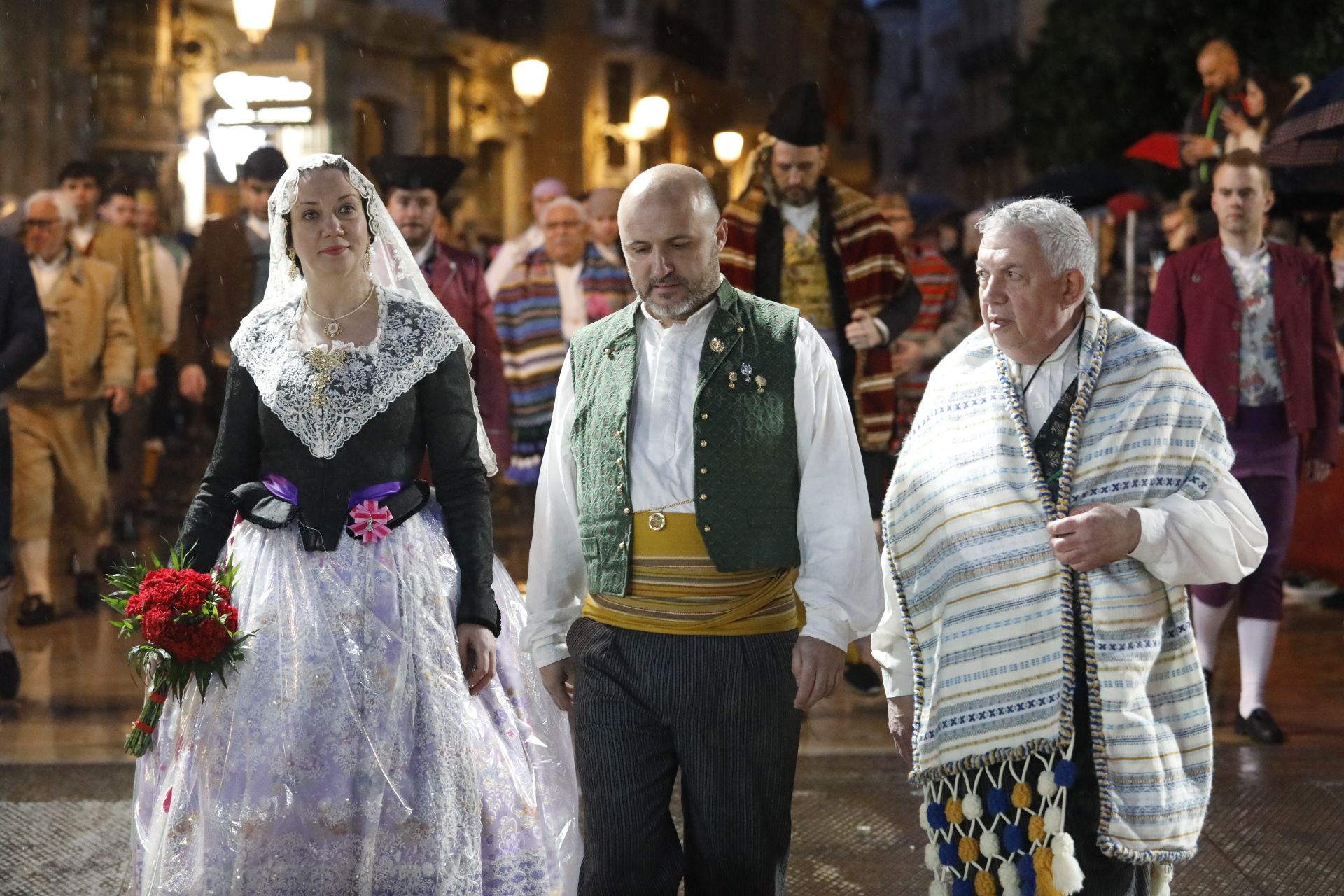 Búscate en el primer día de ofrenda por la calle de la Quart (entre las 19:00 a las 20:00 horas)