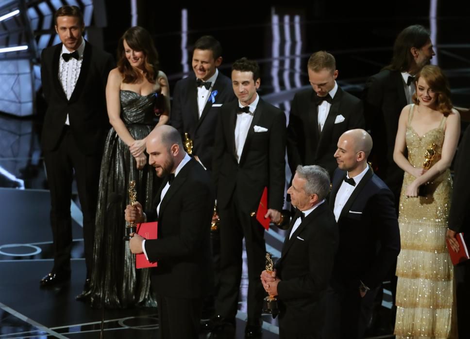 Fred Berger, Jordan Horowitz, Marc Platt recibían el Oscar a la Mejor película antes de que se diera a conocer el error.