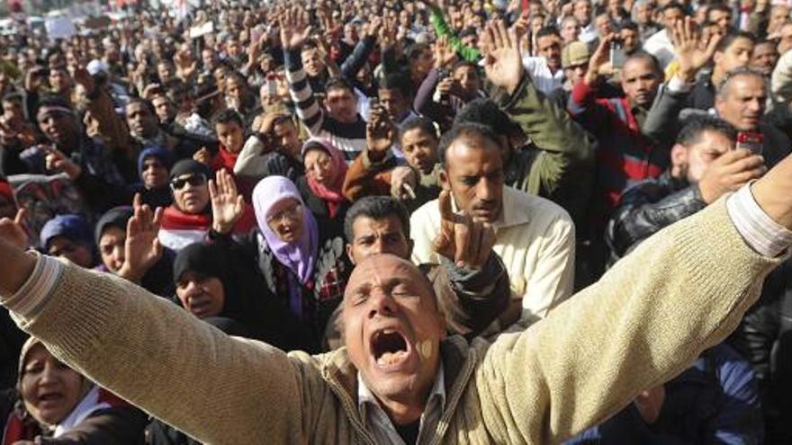 Miles de egipcios participaron en una marcha contra la Junta Militar, en El Cairo.