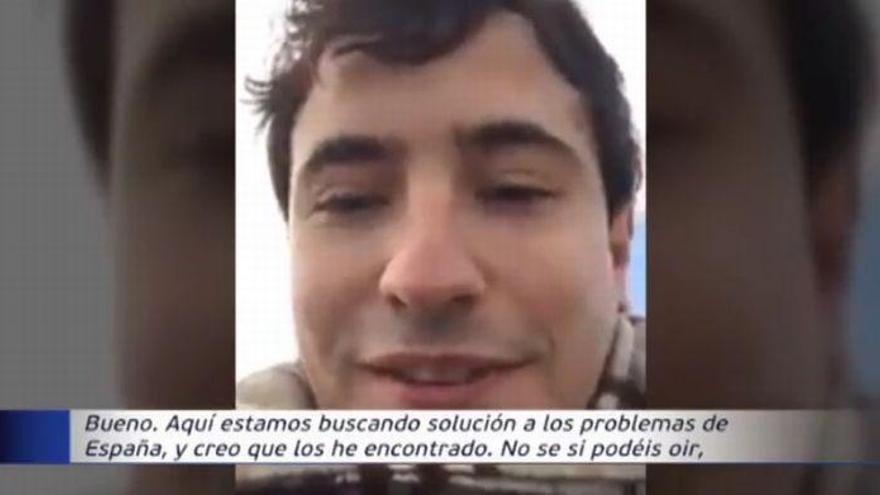 Un hombre subido a un tanque amenaza a Puigdemont e Iglesias