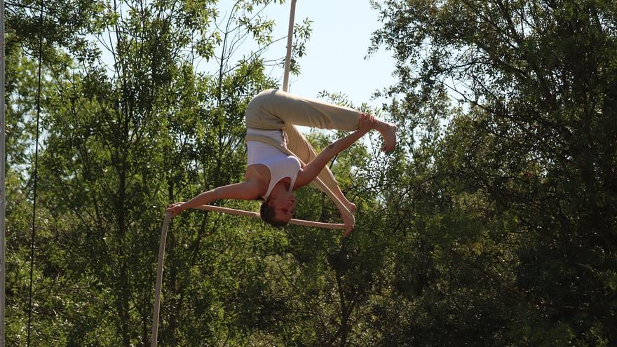 Así es la escuela de circo Carampa, que actuará en Moreda