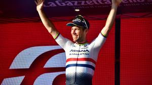 Archivo - Mark Cavendish of Astana Qazaqstan Team winner of the stage during the Giro dItalia 2023, Tour of Italy, Stage 21 - Roma - Roma on May 28, 2023 in Rome, Italy - Photo Andrea Amato / LiveMedia / DPPI