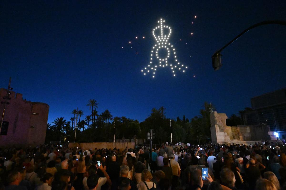 180 drones iluminan el cielo en honor al 25 aniversario Misteri d'Elx como Patrimonio de la Humanidad 180 drones iluminan el cielo en honor al 25 aniversario Misteri d'Elx como Patrimonio de la Humanidad