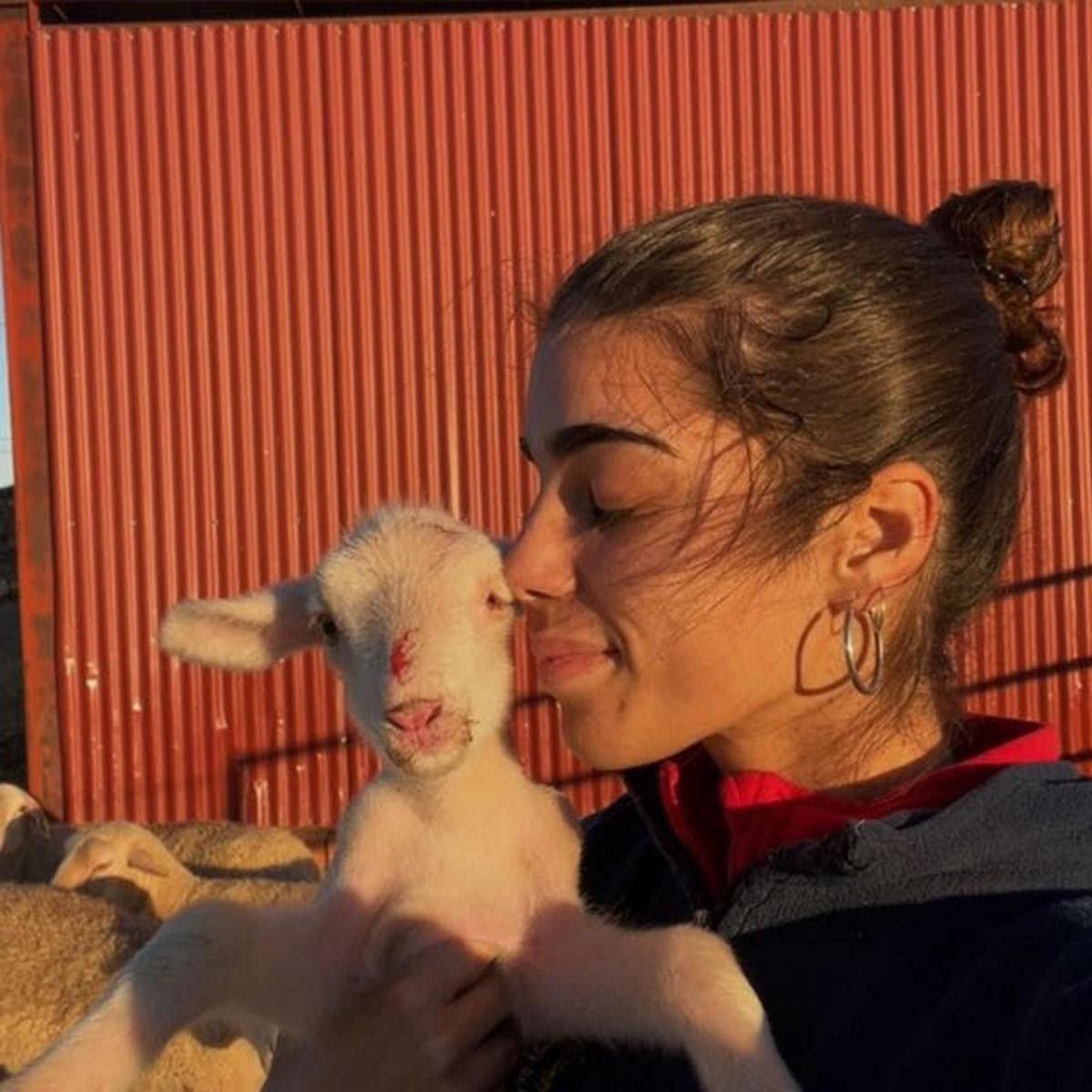 Esther Conejero, ganadera de Casar de Cáceres.