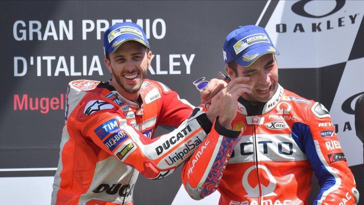 Dovizioso y Petrucci, en el podio de Mugello