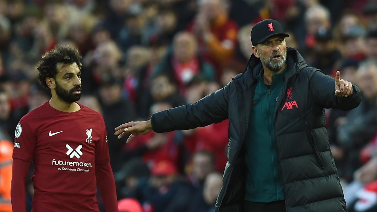 Jürgen Klopp y Mohamed Salah, durante un partido del Liverpool