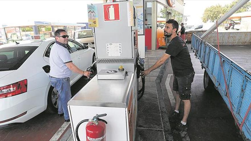 La gasolina se prepara para los viajes de agosto y sube un 7% desde enero