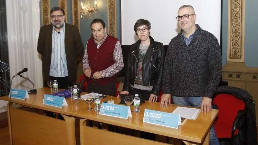 Debate celebrado ayer en la Casa Galega da Cultura. // Alba Villar