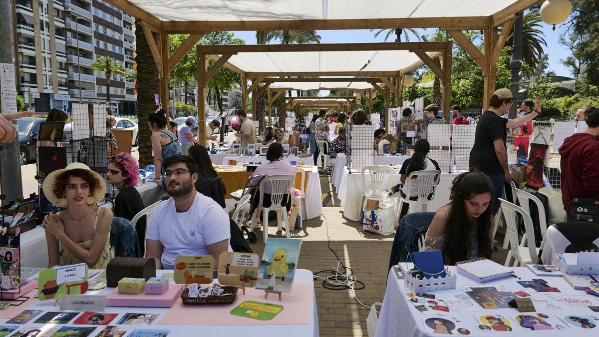 El Mercado de Arte Joven reúne a artistas de diferentes disciplinas.