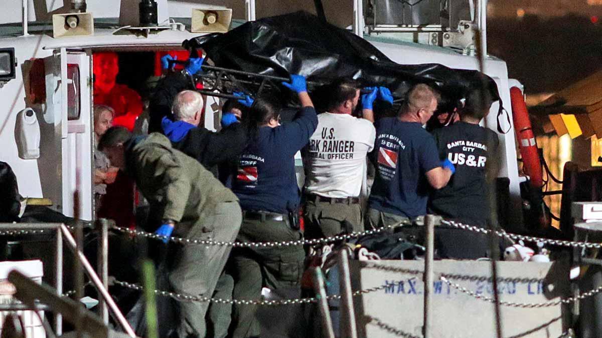 25 muertos en el incendio de un barco en California.