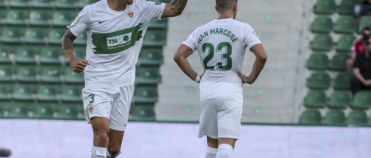 Enzo Roco celebra su gol al Sevilla en el último partido de Liga.| ANTONIO AMORÓS