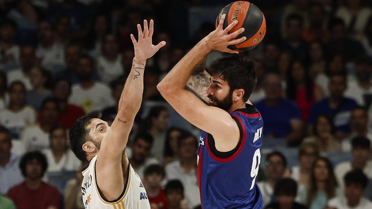 Campazzo y Ricky Rubio durante el primer partido de la semifinal de la Liga ACB en Madrid.