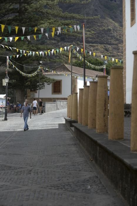 LA VIRGEN DEL PINO SIN SU MANTO. TEROR SE ...