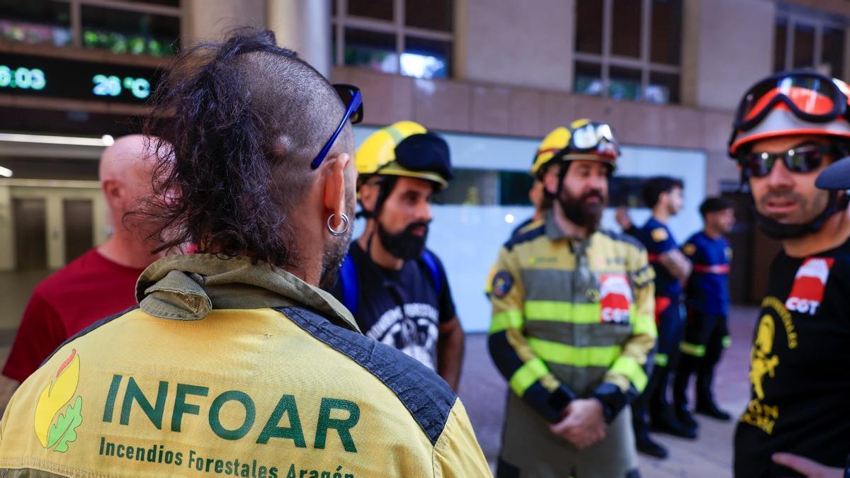 Preacuerdo entre el Gobierno de Aragón y los bomberos forestales: estas son las principales condiciones