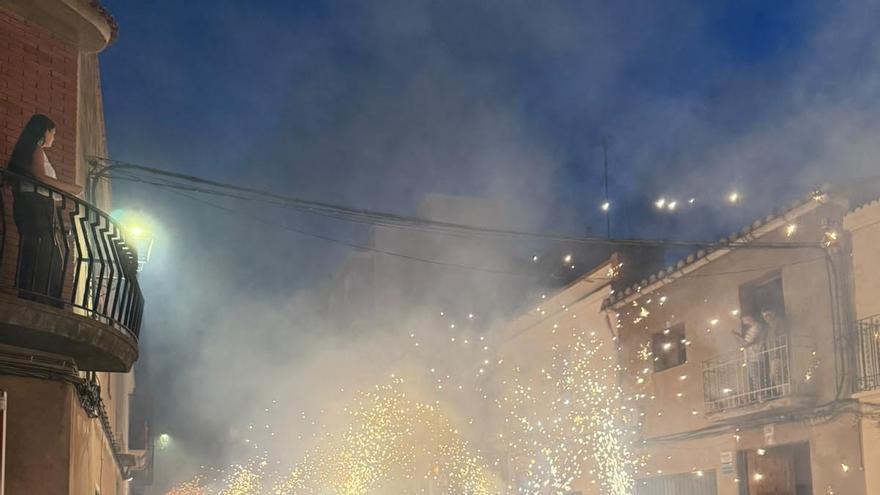 Faura dice adiós a sus fiestas con una multitudinaria Baixà y una emotiva Pujà