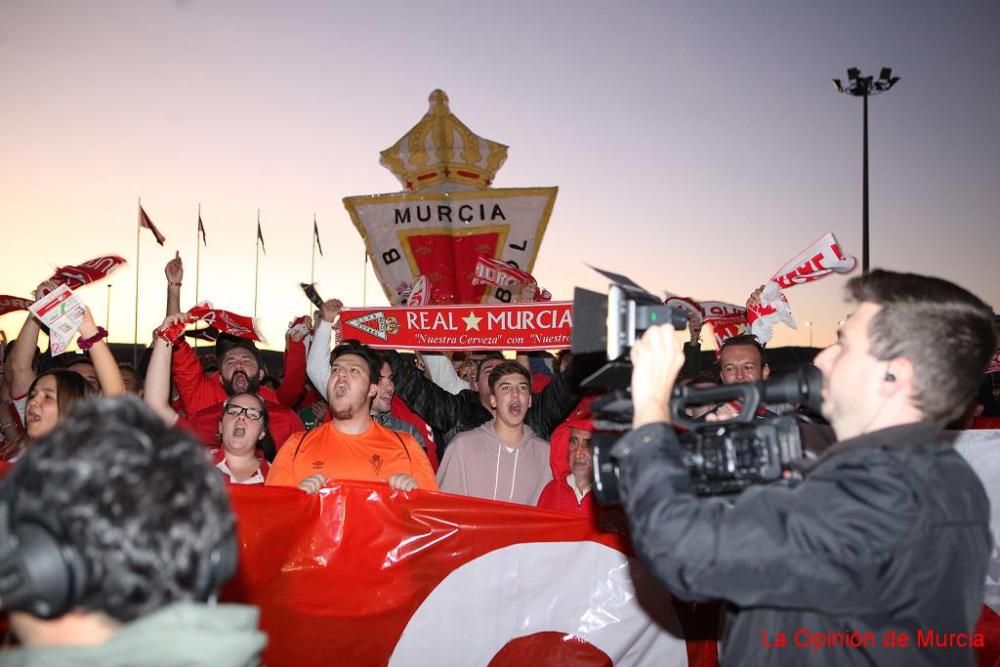 Nueva protesta contra Víctor Gálvez, presidente de