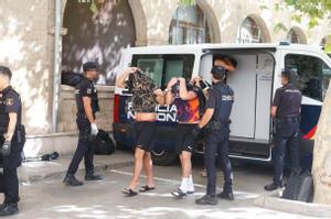 Pasan a disposición judicial los seis turistas alemanes acusados de una violación grupal en Palma de Mallorca