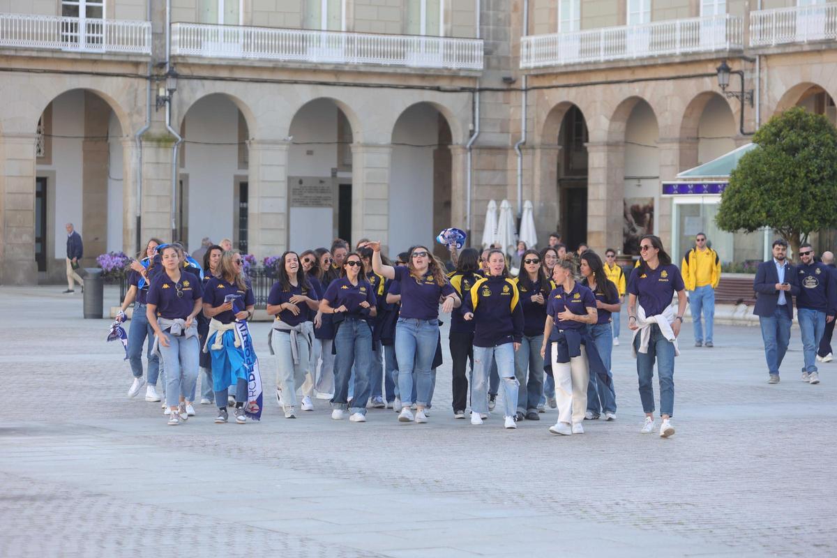 El Dépor Abanca celebra su ascenso en la plaza de María Pita