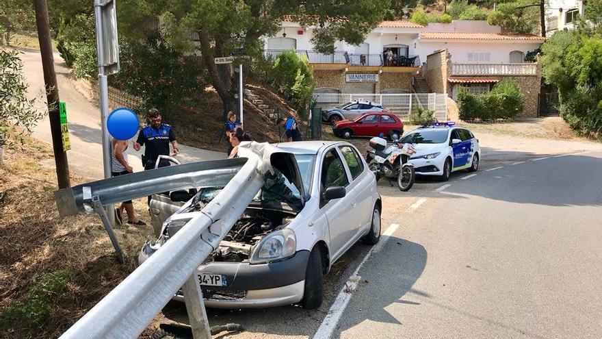 Aparatós accident de trànsit sense ferits, al Port de la Selva