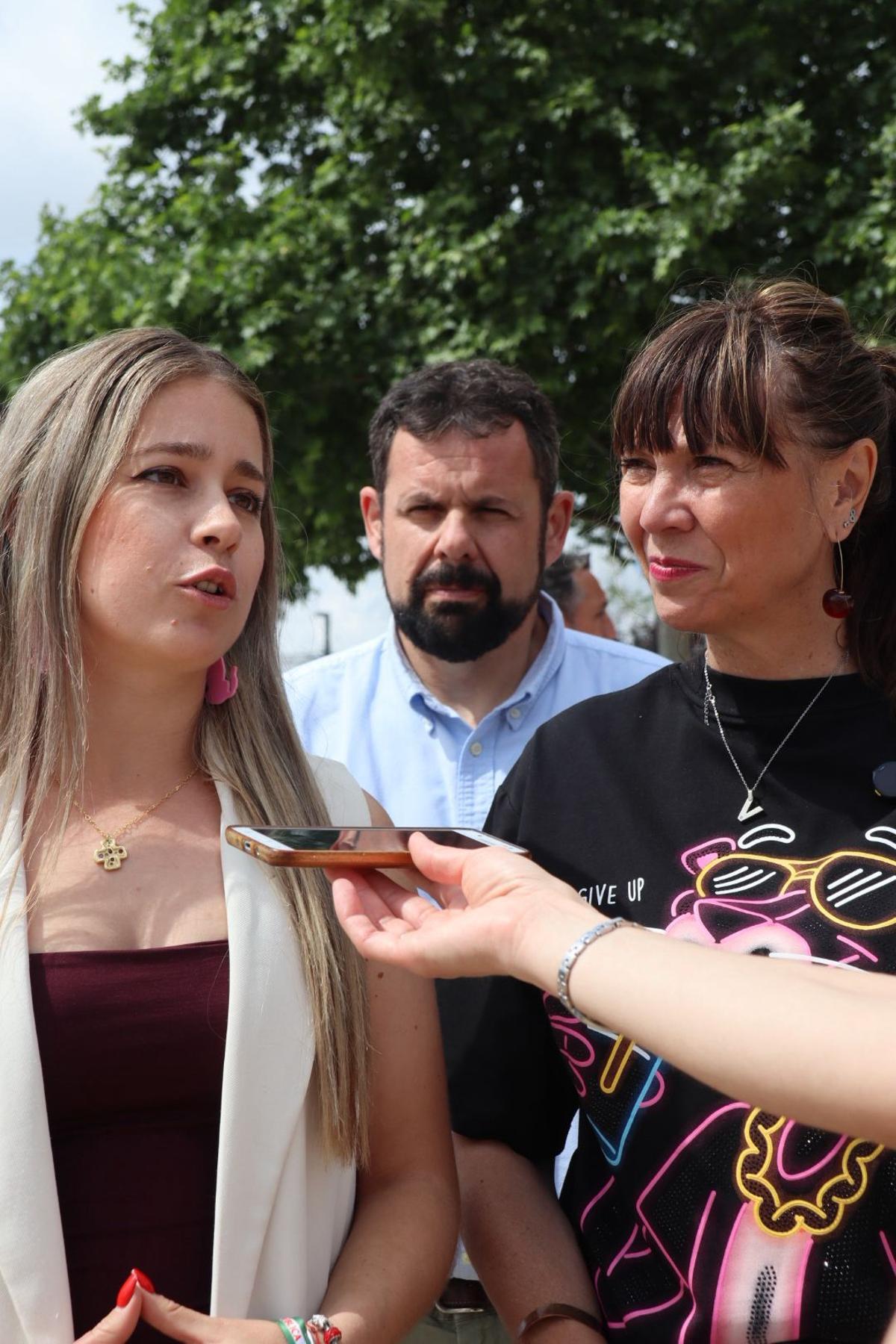 Pilar Algar y Victoria Fernández, este domingo en El Arenal.