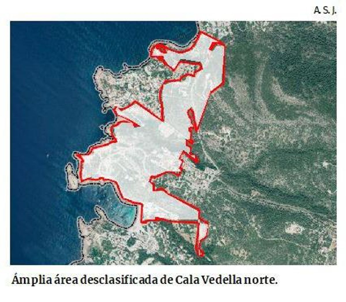 Zona de Cala Vedella Norte que pasa de suelo urbano a rústico.