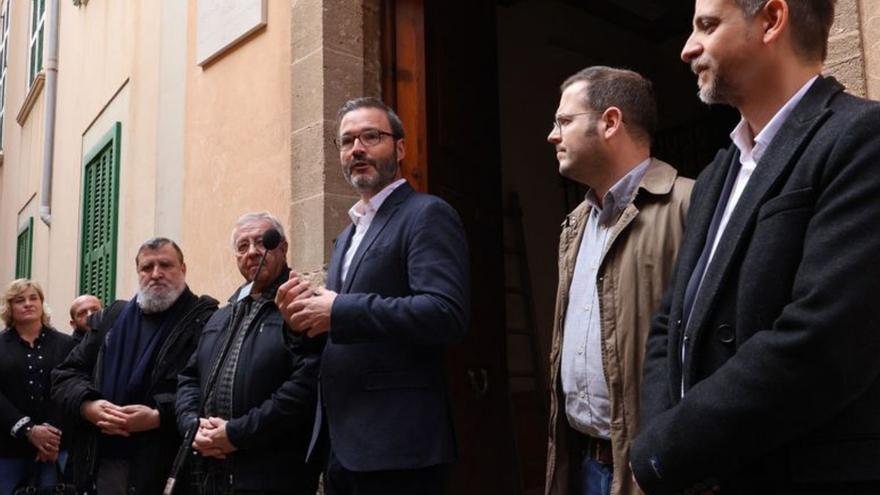Palma rinde homenaje al historiador Josep Massot