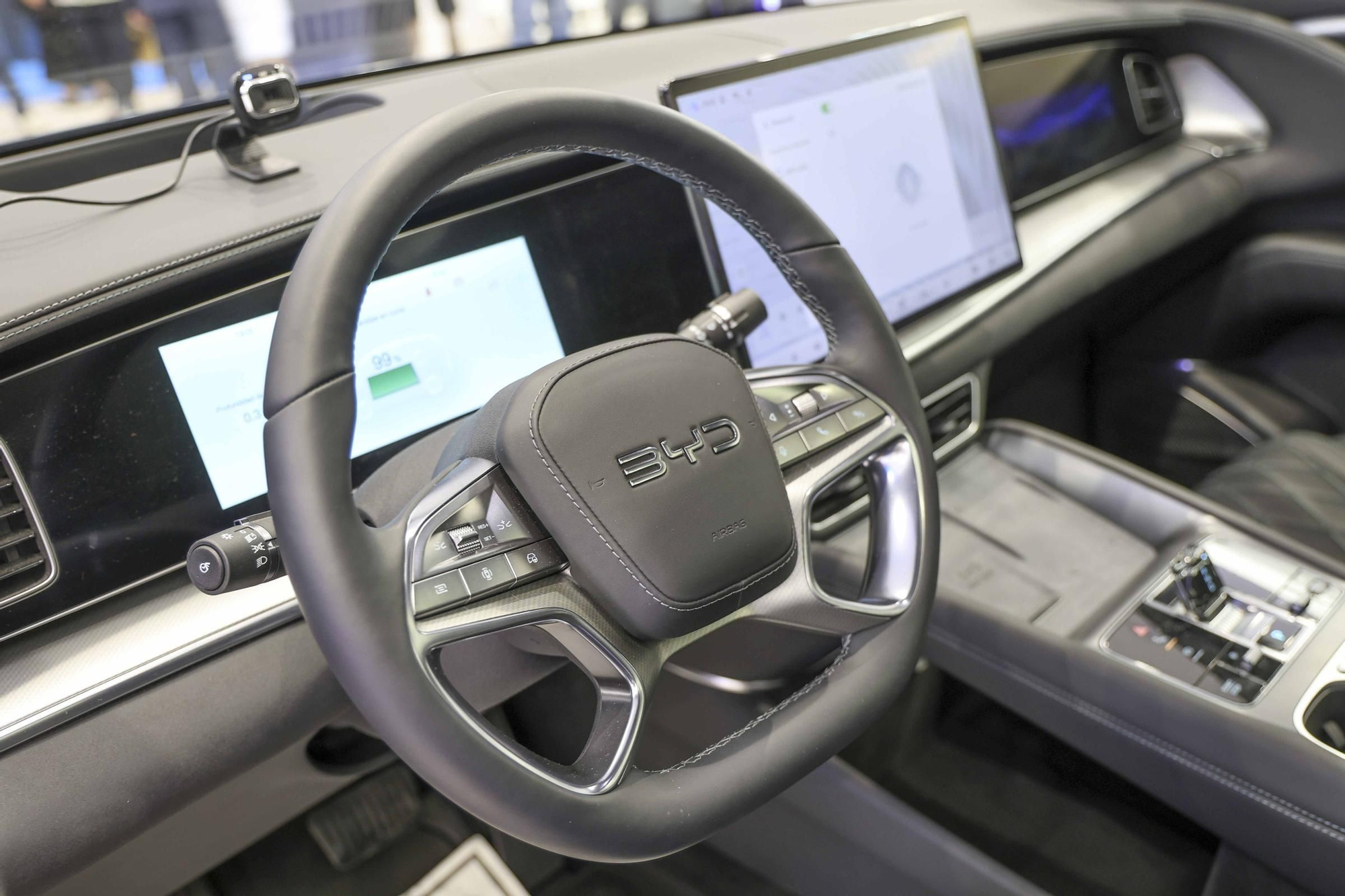 QUADIS Dream inaugura el primer centro BYD en Alicante.