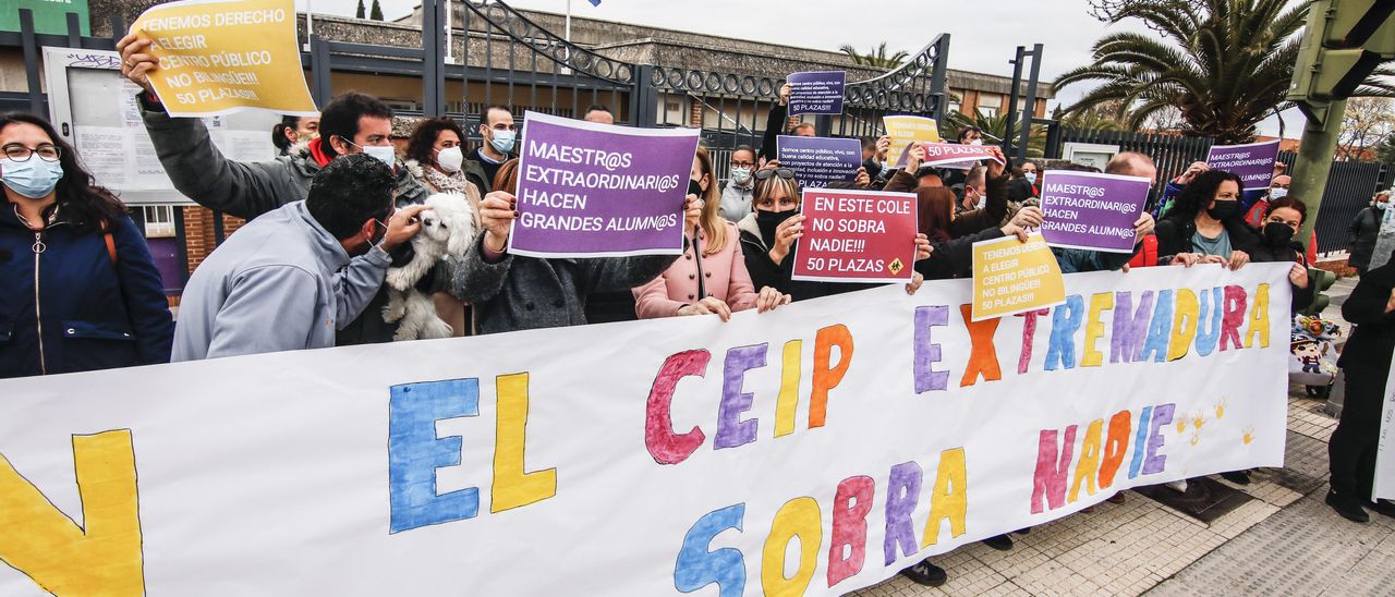 Los padres, en la concentración que llevaron a cabo el pasado viernes.