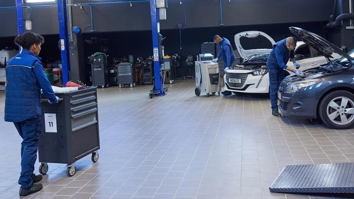 Interior de un centro Norauto.