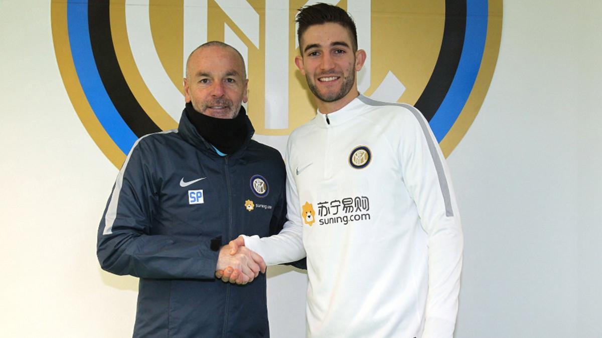 Stefano Pioli da la bienvenida a Roberto Gagliardini en el Inter