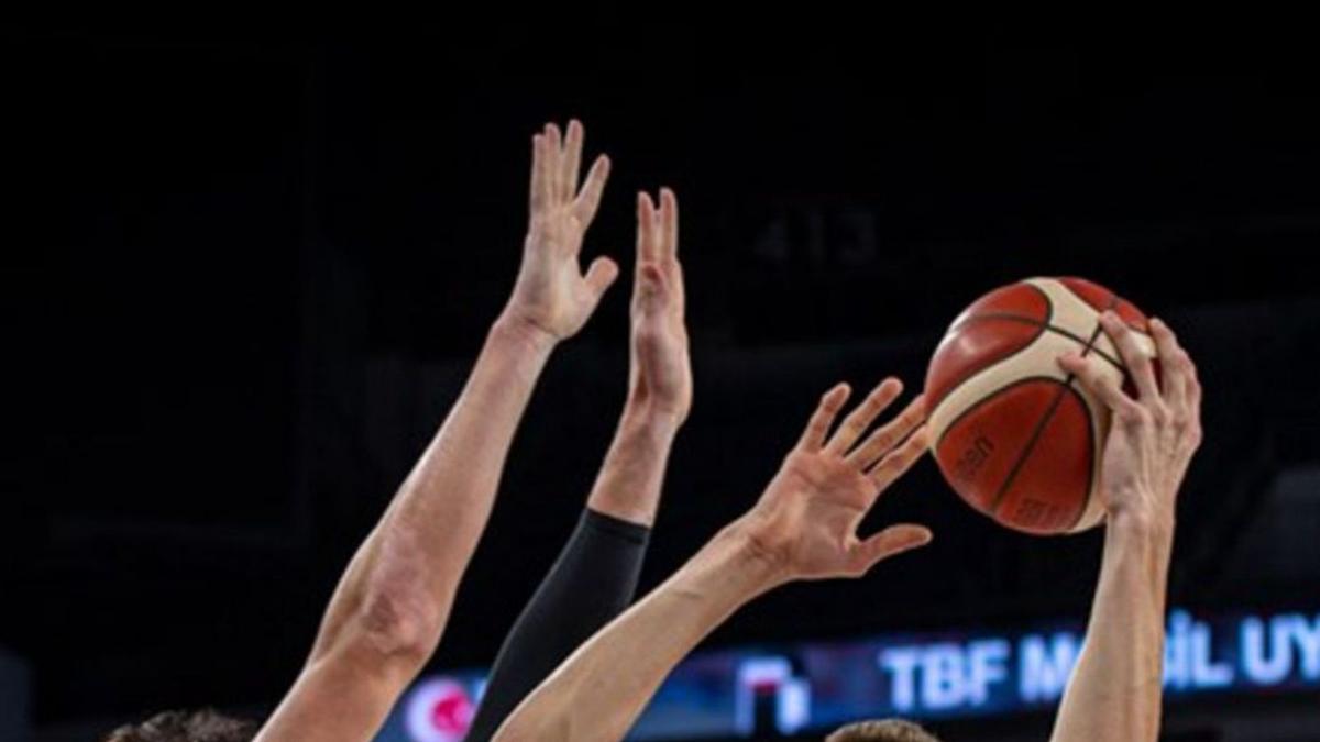 Prkacin, del Bàsquet Girona, amb l’elàstica de Croàcia. | FIBA
