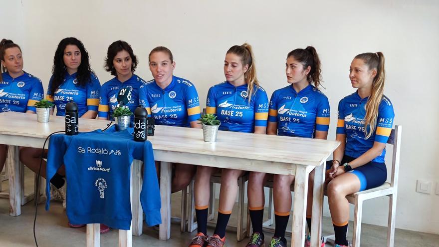 El Club Ciclista Artanenc presenta un equipo exclusivamente femenino