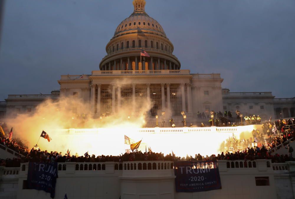 Los seguidores de Trump asaltan el Capitolio