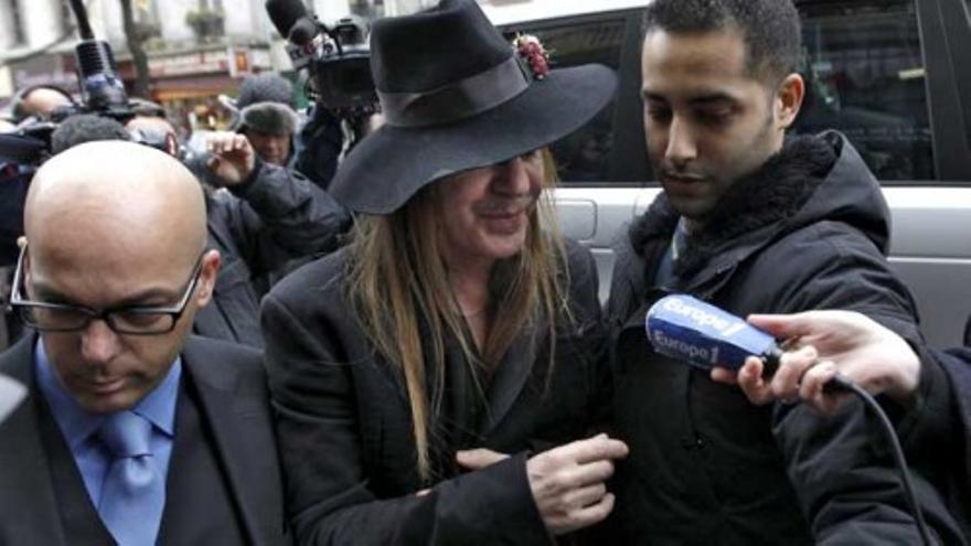 Galliano deberá pagar 6.000 euros por los insultos antisemitas