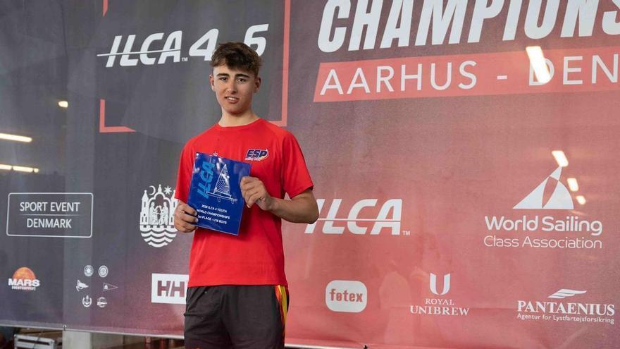 El mallorquín Xuacu García Rigo se proclama campeón del mundo Sub16 de ILCA 4