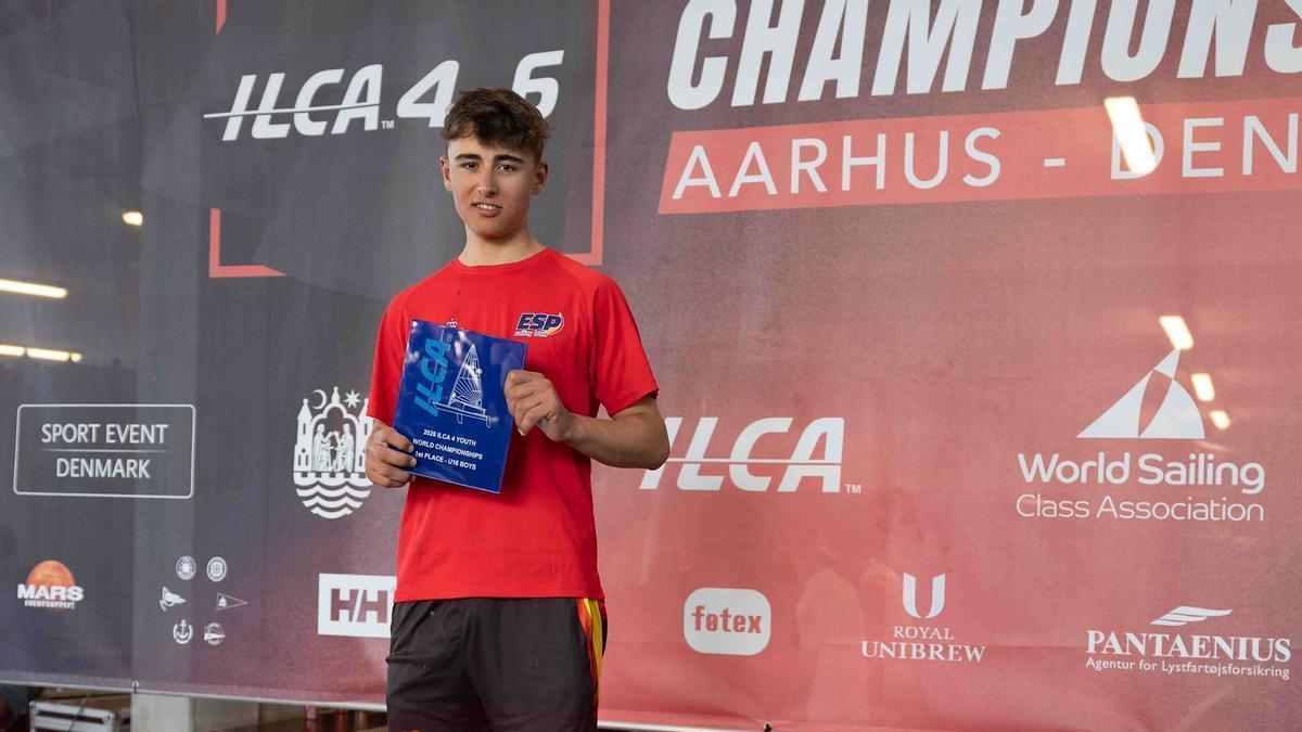 El mallorquín Xuacu García Rigo se proclama campeón del mundo Sub16 de ILCA 4