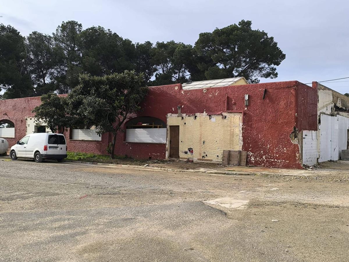 Edificio principal del terreno.
