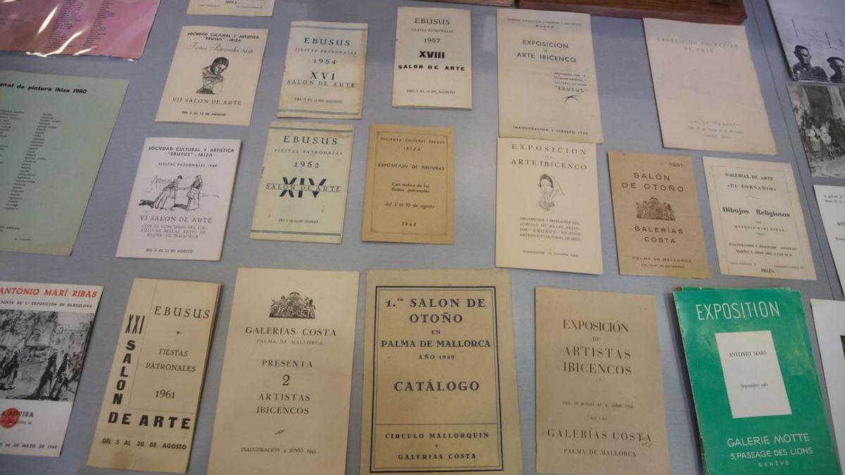 Catálogos y programas de mano de exposiciones de Portmany.  |  VICENT MARÍ 