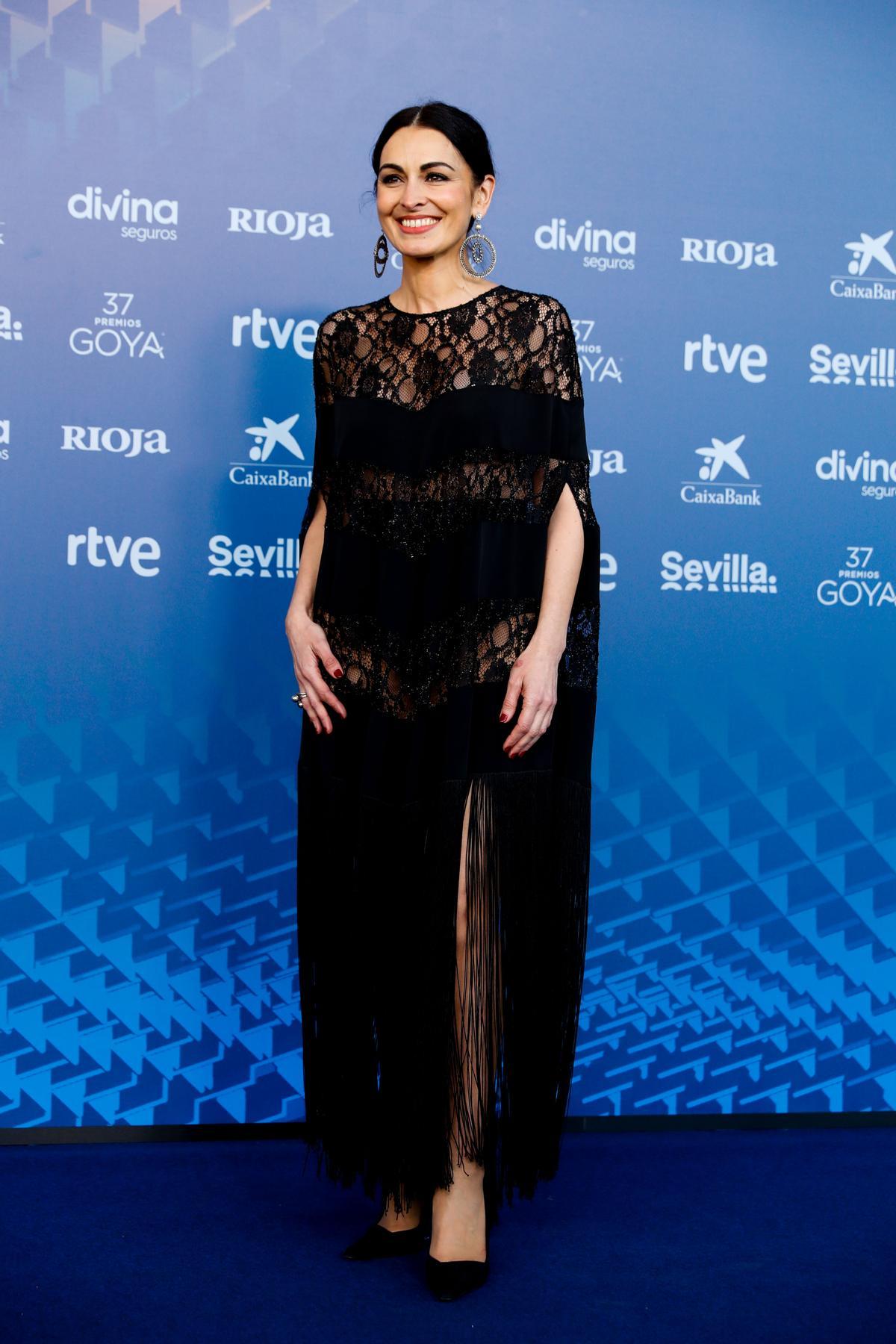 SEVILLA 11/02/2023.- La actriz Susana Córdoba posa para los medios gráficos en la alfombra roja de la XXXVII Gala de los Premios de la Academia de Cine, los Goya, que se celebra este sábado en el Palacio de Congresos y Exposiciones FIBES de Sevilla. EFE/ Jorge Zapata