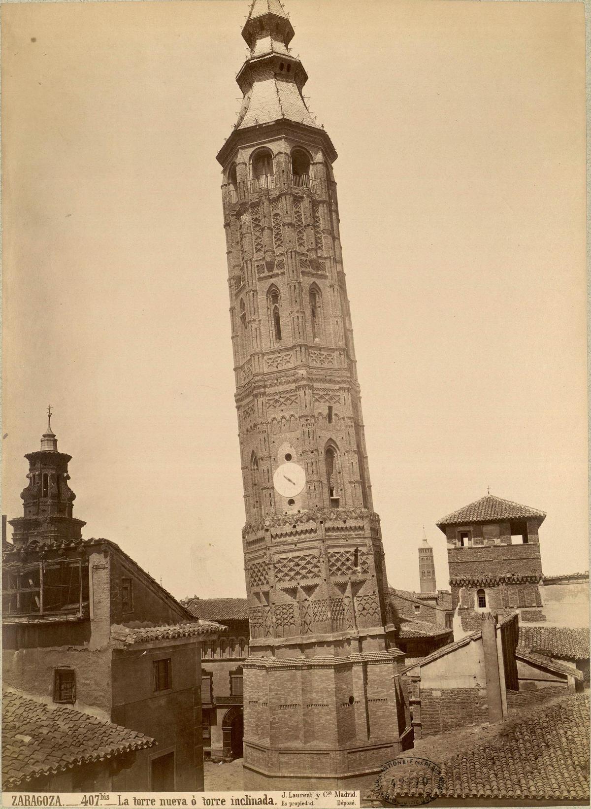 La Torre Nueva de Zaragoza en 1876, fotografiada por J. Laurent.