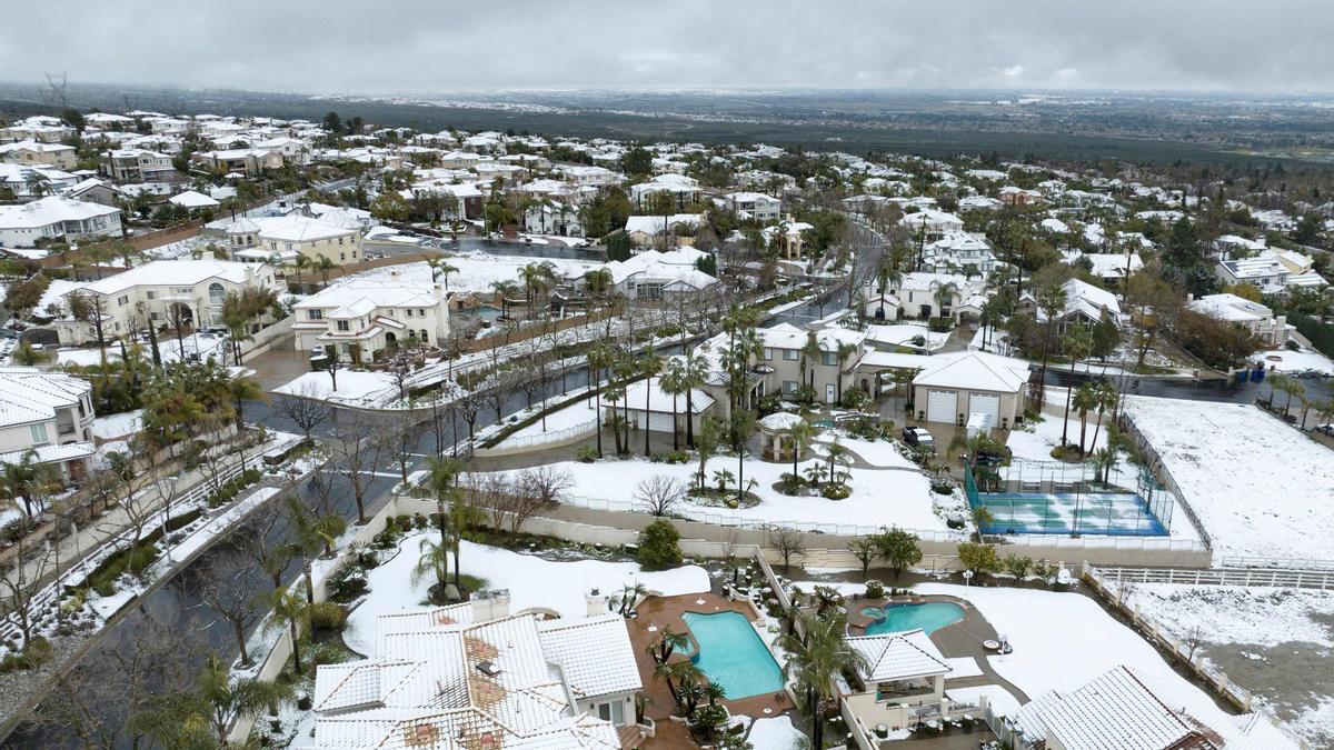 Fuertes nevadas en el sur de California