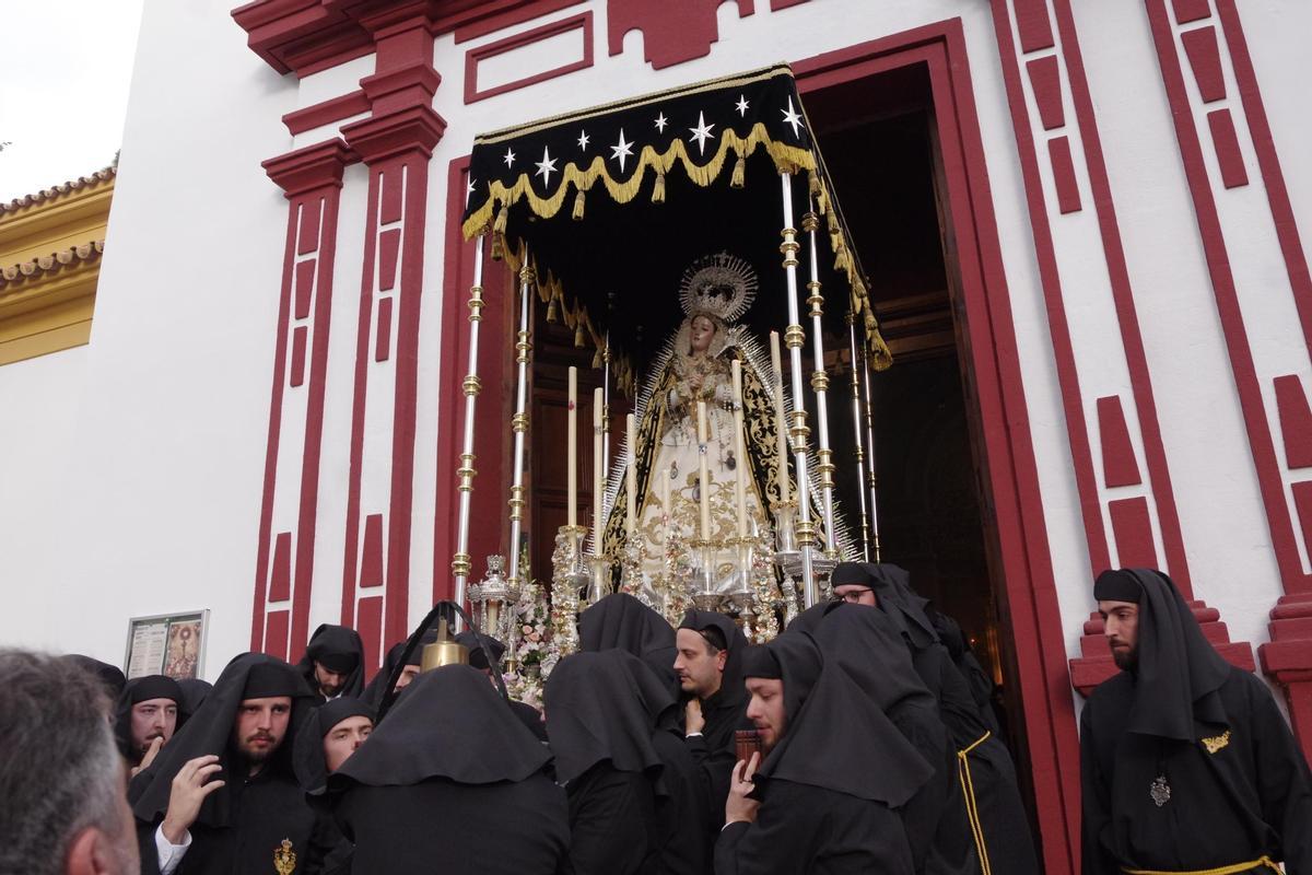 Procesión del Carmen Doloroso desde la parroquia del Corpus Christi