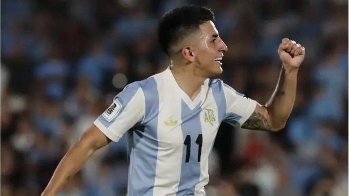 Thiago Almada con la selección argentina