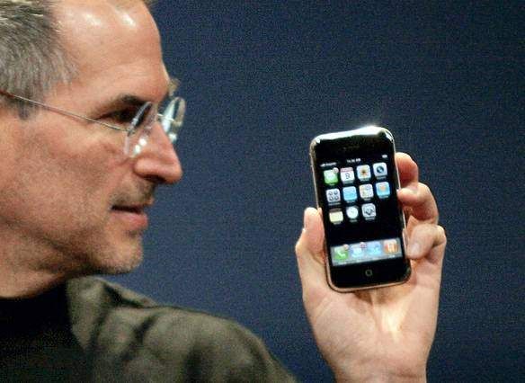 Steve Jobs al frente de Apple